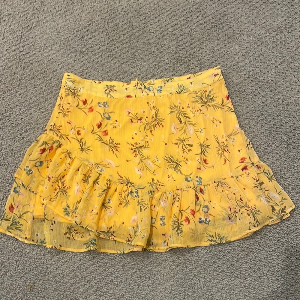 Bingo yellow skirt